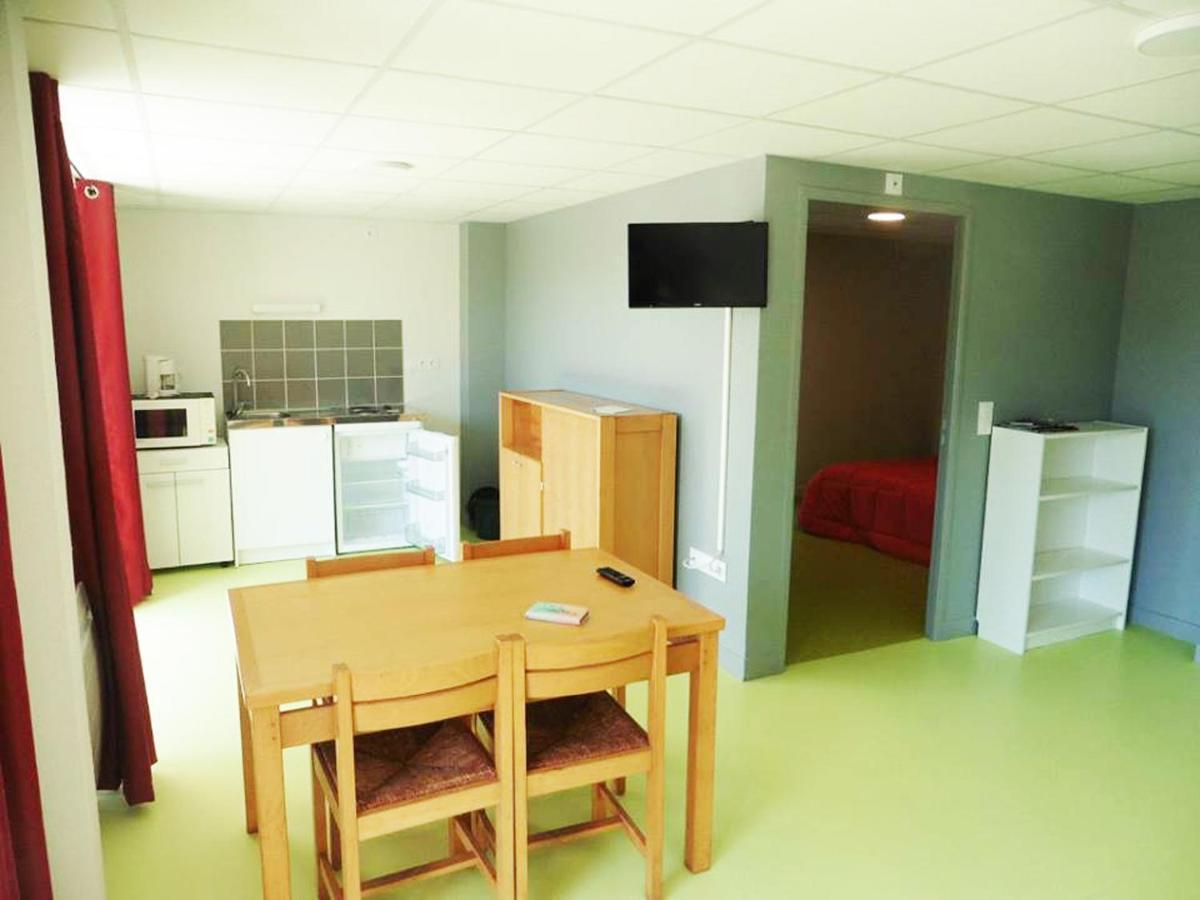 Gite Du Haut Cantal - Appartements Meubles Avec Kitchenette Et Chambres Sans Kitchenette Condat  Luaran gambar