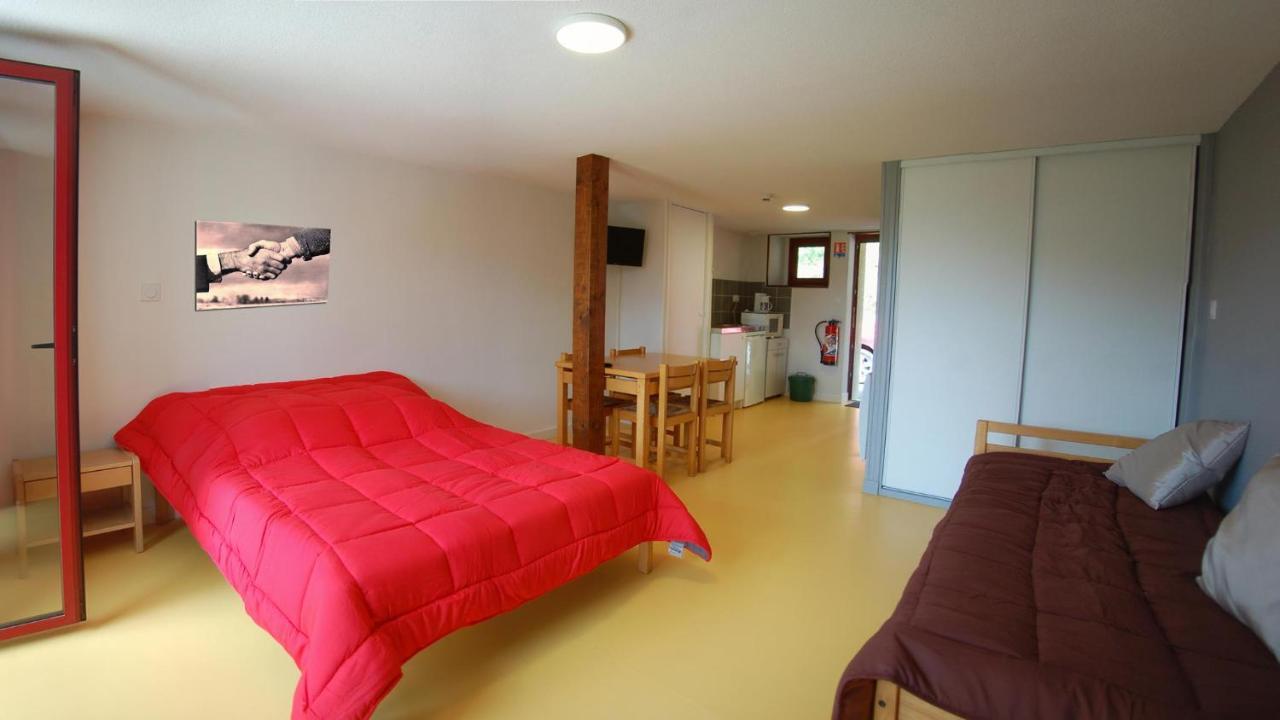 Gite Du Haut Cantal - Appartements Meubles Avec Kitchenette Et Chambres Sans Kitchenette Condat  Luaran gambar